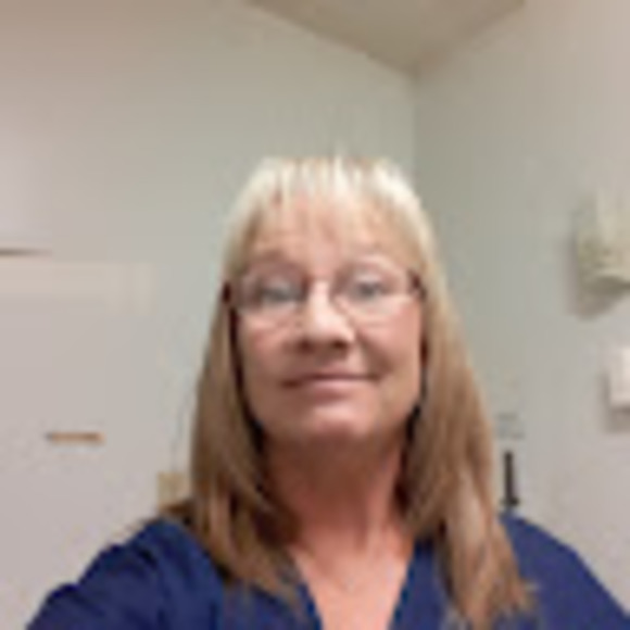 Meet your Posher, Lisa - Picture 1 of 1